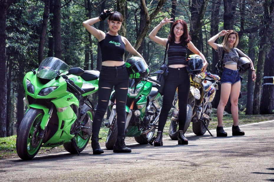 Ngắm bộ 3 bóng hồng làm 'tan chảy' giới biker tại Việt Nam