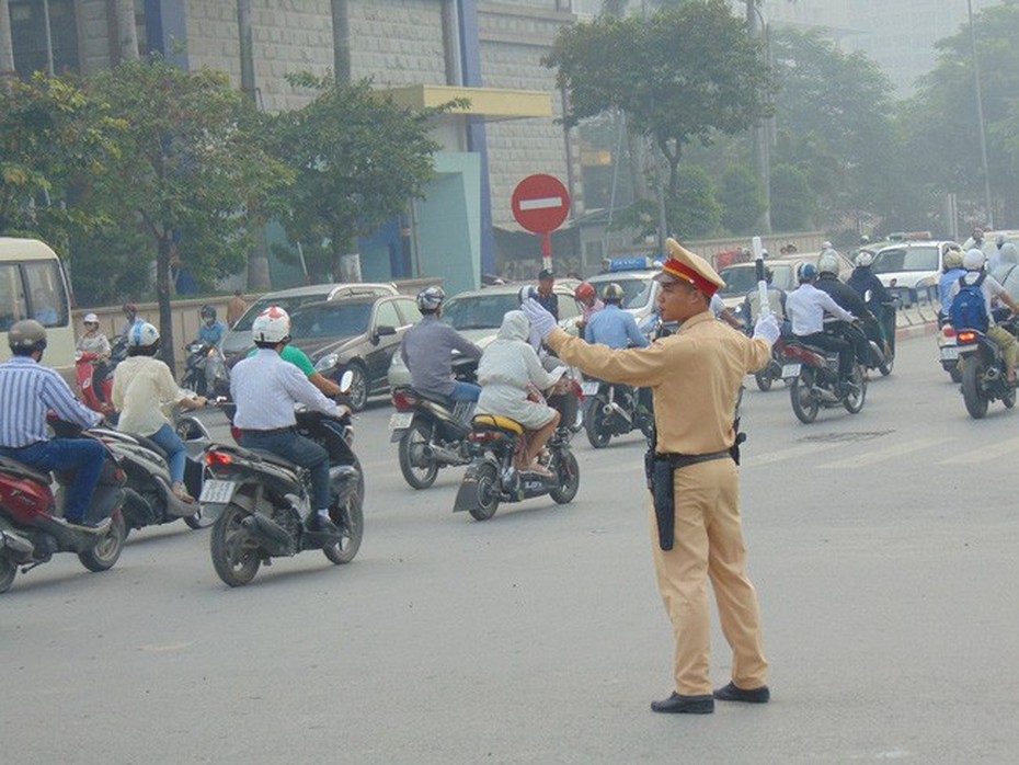 Công bố 11 số đường dây nóng an toàn giao thông dịp 30/4