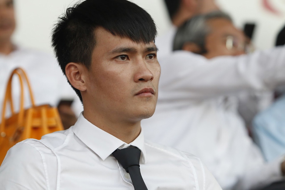 Công Vinh tiết lộ sự thật tiền lương của các cầu thủ Việt