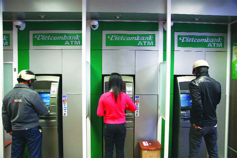 Khách hàng đang ngủ mất 30 triệu đồng, Vietcombank nói gì?