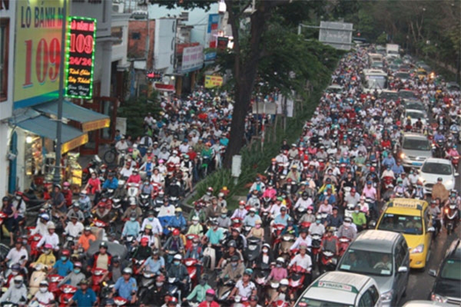 Giảm kẹt xe không nhất thiết phải 'học lệch giờ, làm lệch ca'