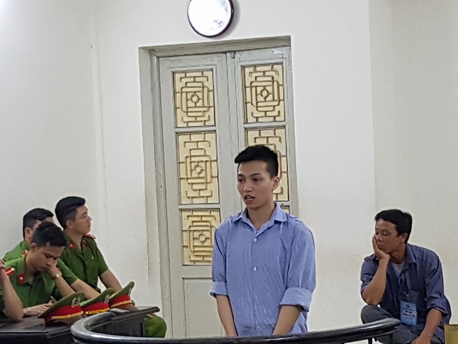 Bị cáo giết người vì mâu thuẫn nhỏ nhặt, lí nhí nói lời sau cùng