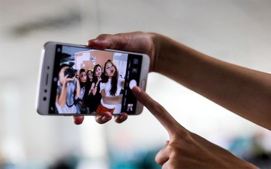 OPPO F3 - đối thủ khiến mọi smartphone tầm trung phải dè chừng