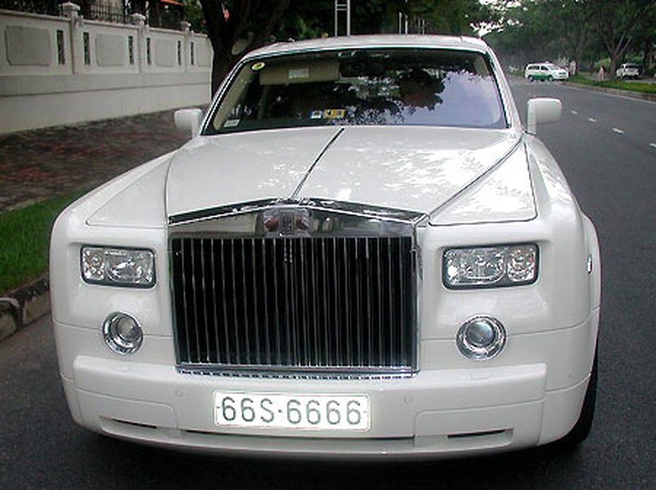 Ngắm dàn xe siêu sang Rolls-Royce mang biển tứ quý 'siêu khủng'