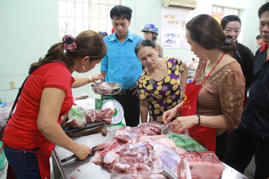 Đồng Nai: Các điểm 'giải cứu' heo tiêu thụ gần 140 tấn thịt