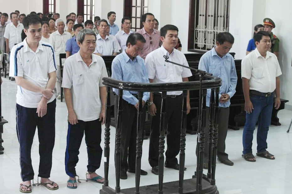 Nguyên trưởng phòng công thương huyện tham ô, lãnh án tù