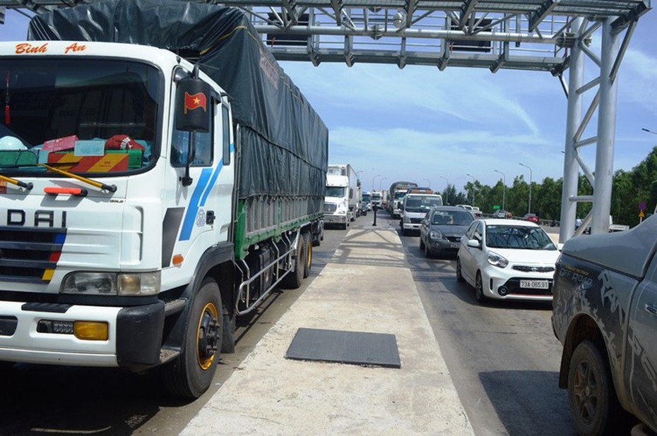 Giảm phí cho một số phương tiện qua trạm Quán Hàu và Tasco