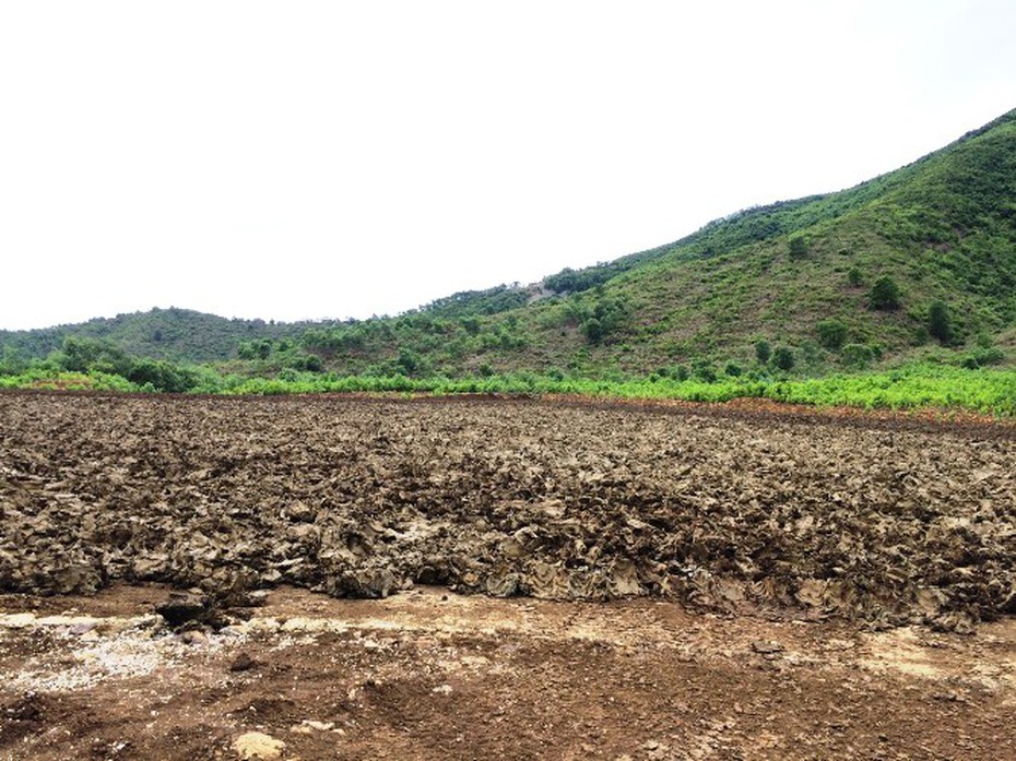 Thanh Hóa: Bất chấp lệnh cấm, dân ngang nhiên khai thác Bentonite