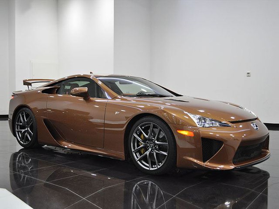 Siêu xe hàng hiếm Lexus LFA rao bán gần 15 tỉ đồng