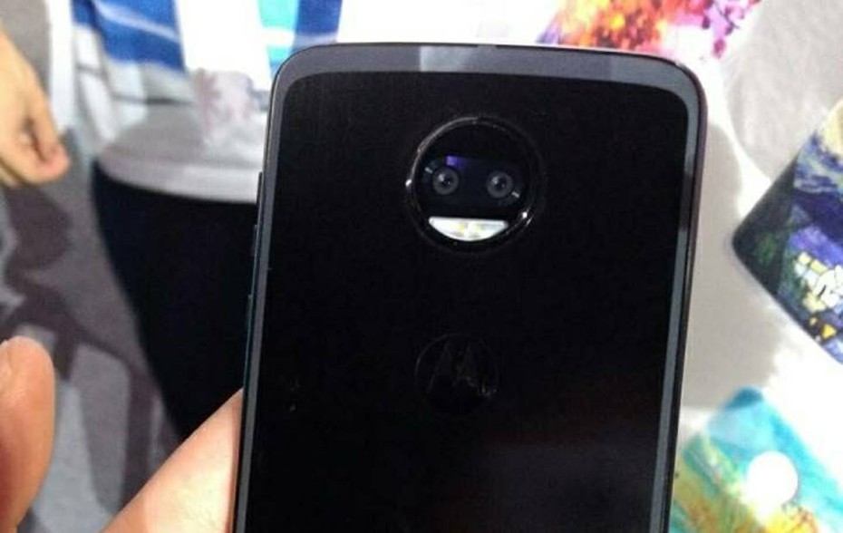 Moto Z2 Force xuất hiện hình ảnh thực tế trước giờ G