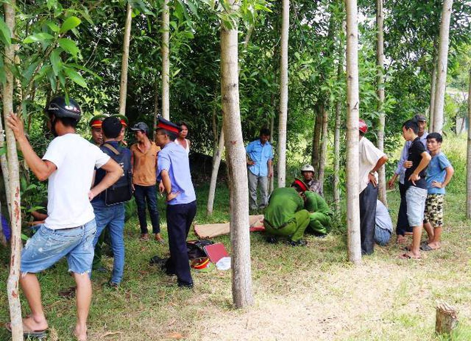 Băng qua đường sắt, một người đàn ông bị tàu tông tử vong