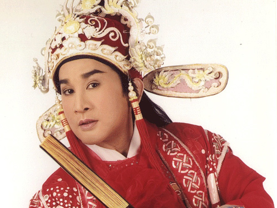 NSƯT Kim Tử Long: 'Chàng hoàng tử' hết lòng với sân khấu cải lương