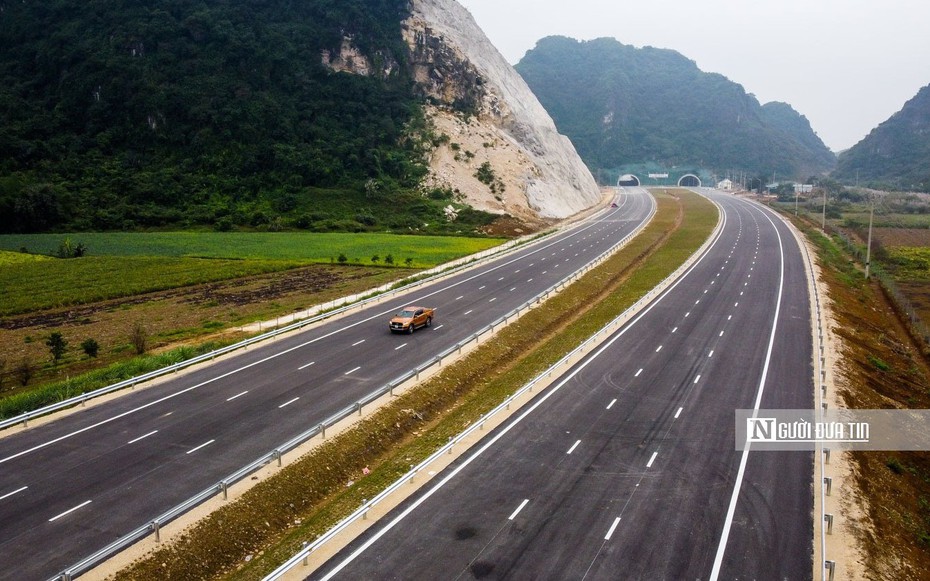 Từ 1/10, đường cao tốc phải có tối thiểu 4 làn xe, tốc độ tối đa 120km/h