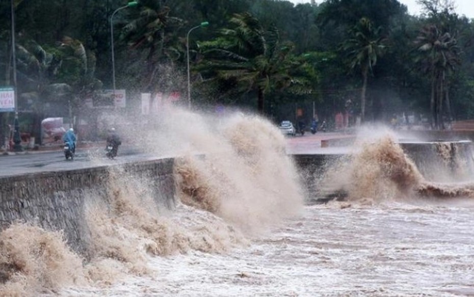 Biển Đông khả năng đón bão trong tuần tới, sóng biển cao 5m