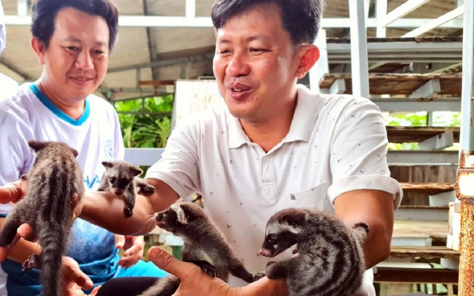 Anh nông dân lãi đậm 1,5 tỷ đồng nhờ nuôi con "thích ăn chuối"