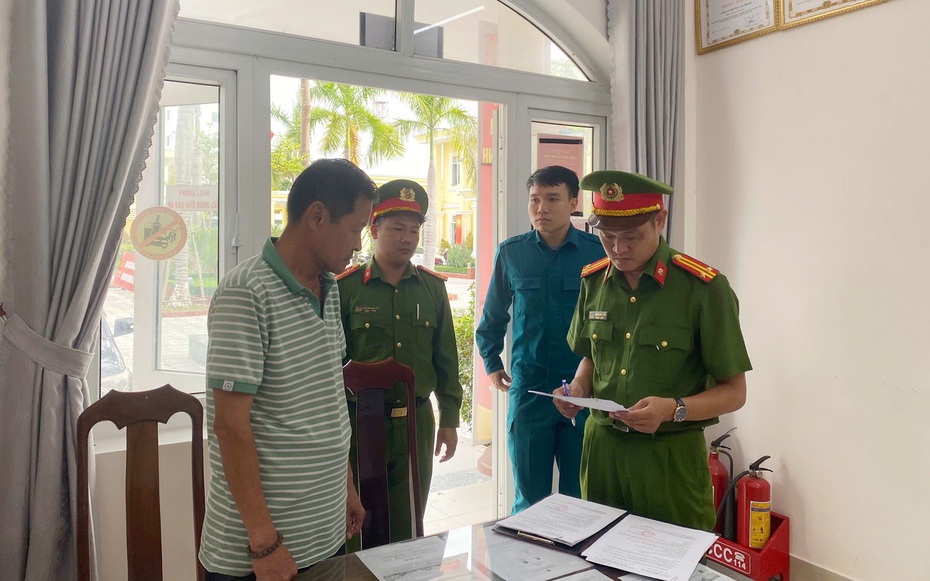 Bắt nguyên Phó giám đốc ngân hàng vay tiền của nhiều người rồi bỏ trốn