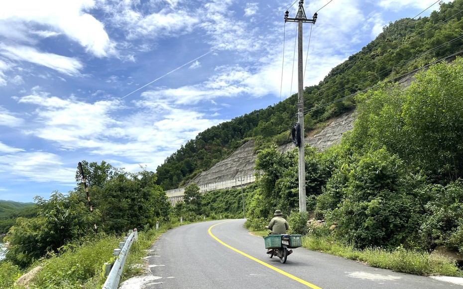 Đà Nẵng lắp đèn chiếu sáng cho tuyến đường dài 35,6km