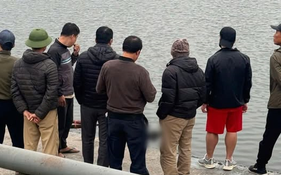 Điều tra vụ thi thể cô gái trẻ nổi trên hồ Văn Chương