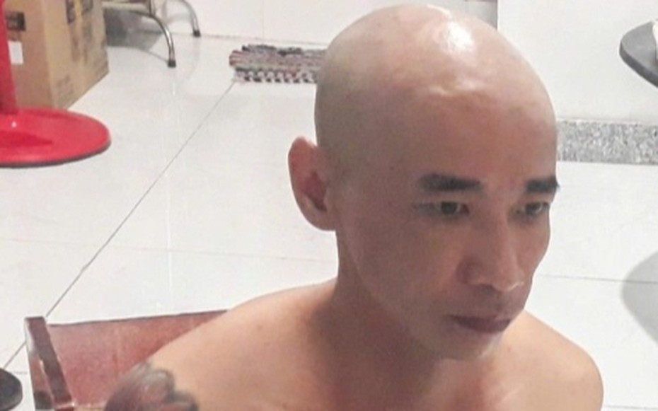 Bắt chủ tiệm hớt tóc kiêm mua bán chất ma túy