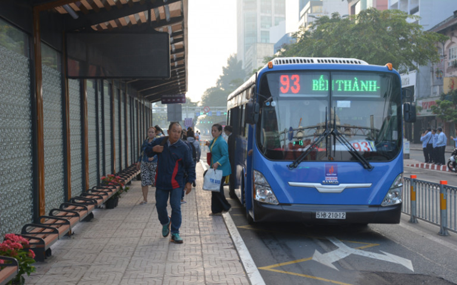 Bản tin 25/7: Xe buýt ở Tp.HCM không bấm còi trong 2 ngày Quốc tang