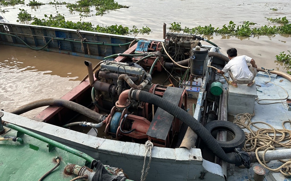 An Giang: Bắt vụ vận chuyển cát nghi sử dụng giấy tờ giả