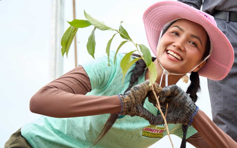 H'Hen Niê tham gia dự án âm nhạc cùng SSay Huỳnh kêu gọi trồng cây gây rừng