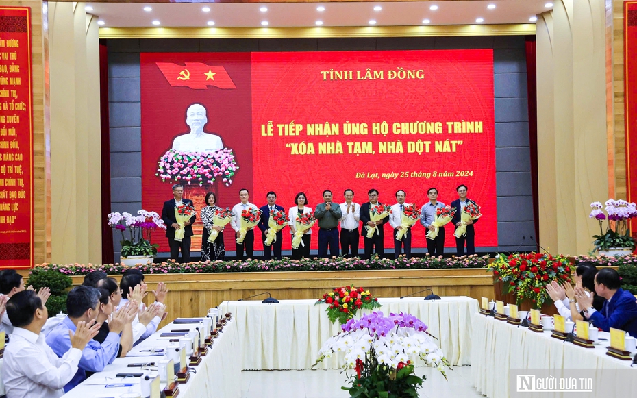 Thủ tướng dự Lễ tiếp nhận ủng hộ chương trình "Xóa nhà tạm, nhà dột nát" tại Lâm Đồng