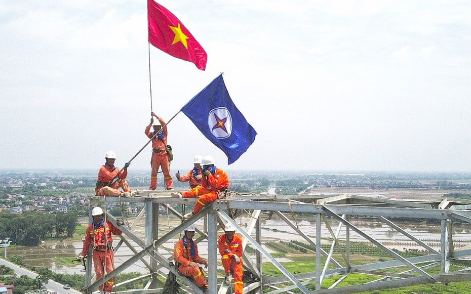 Đóng điện thông tuyến toàn bộ đường dây 500kV mạch 3 Quảng Trạch - Phố Nối