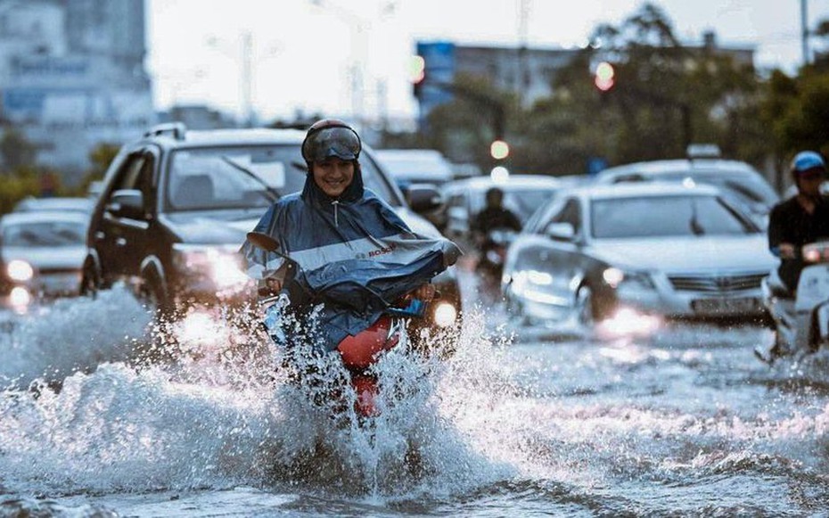 Kĩ năng lái xe qua đường ngập không phải ai cũng biết