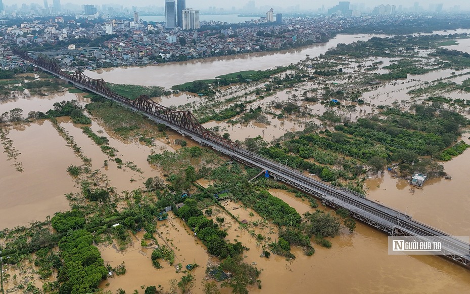 Hà Nội: Nước sông Hồng rút sau khi đạt đỉnh