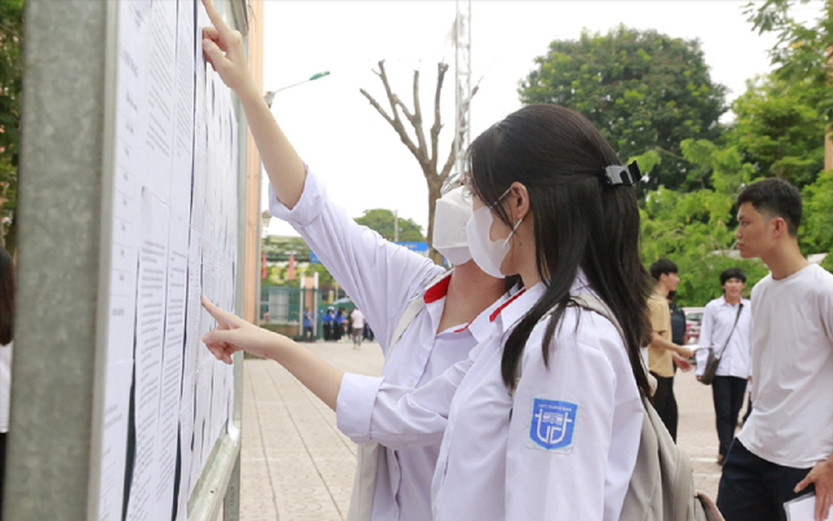 Yêu cầu nhà trường phải công khai đường dây nóng tiếp nhận thông tin về tuyển sinh