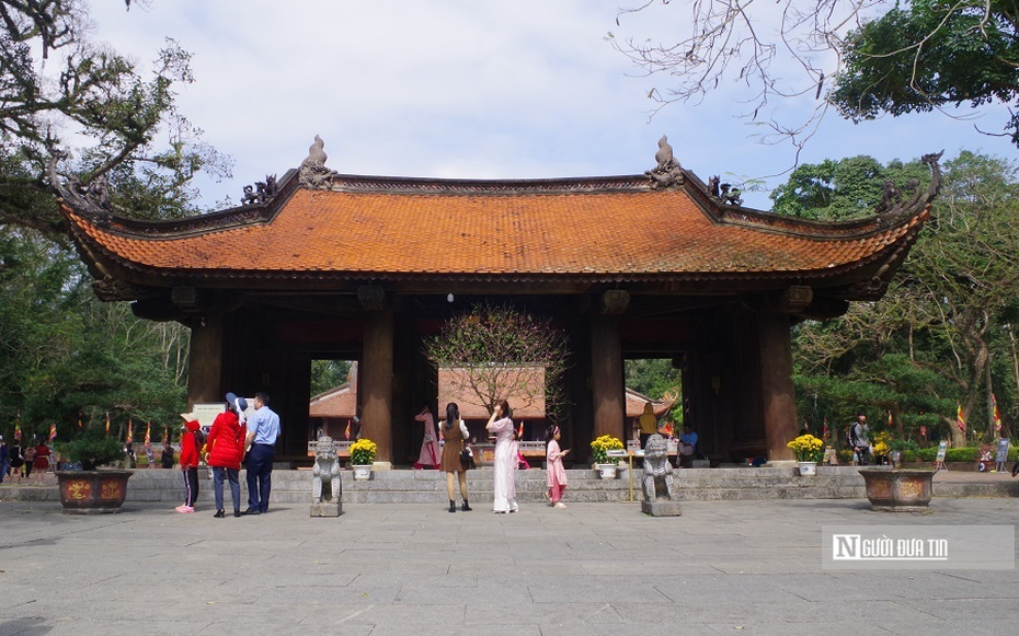 Cổ kính Di tích Quốc gia đặc biệt Lam Kinh