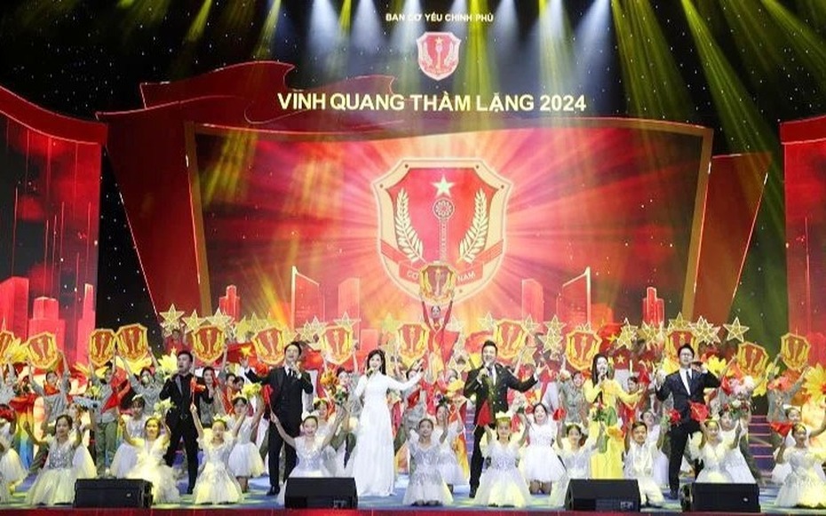 "Vinh quang thầm lặng 2024": Ngân mãi khúc tráng ca của ngành Cơ yếu Việt Nam