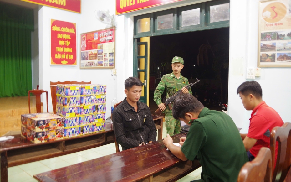 Bình Phước: Bắt quả tang đối tượng vận chuyển pháo lậu