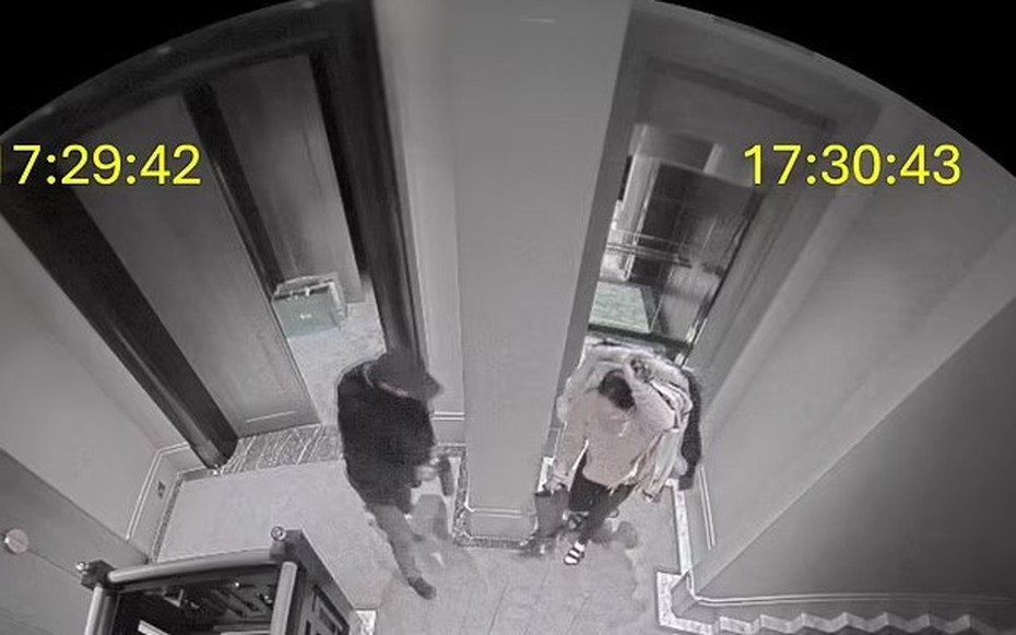 Truy tìm tên trộm đột nhập nhà cô gái, lấy đi số tài sản hơn 300 tỷ đồng