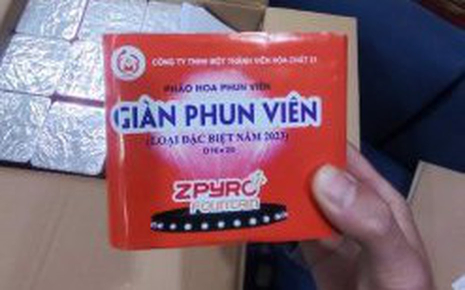 Có được mang pháo hoa lên máy bay không?
