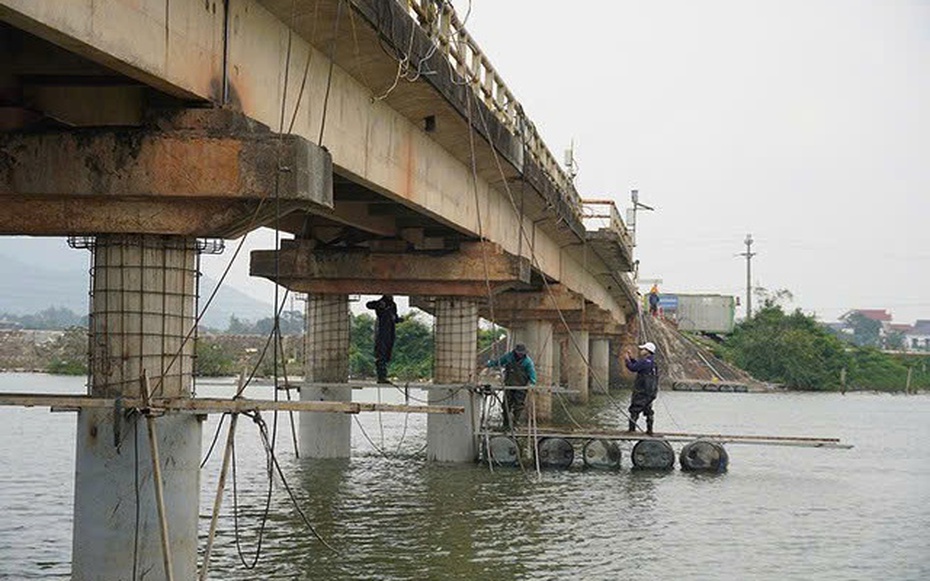 Cho phép lưu thông xe cơ giới từ 3,5 tấn trở xuống qua cầu sông Thai