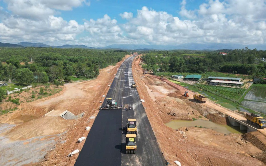 Chuyện những “anh địa chính mặc áo lính” với công tác GPMB cao tốc Bắc - Nam