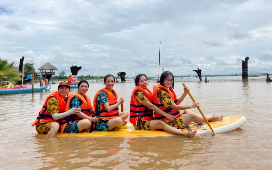 Các điểm du lịch miền Tây thu hút hàng ngàn du khách dịp Tết