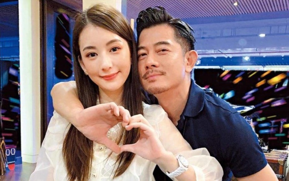 Nam diễn viên nổi tiếng showbiz "thưởng nóng" tiền tỷ cho vợ trẻ kém 22 tuổi khi hạ sinh con thành công