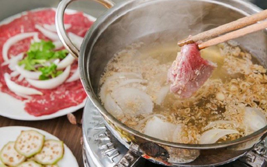 6 người đàn ông cùng ăn lẩu, 3 người tử vong