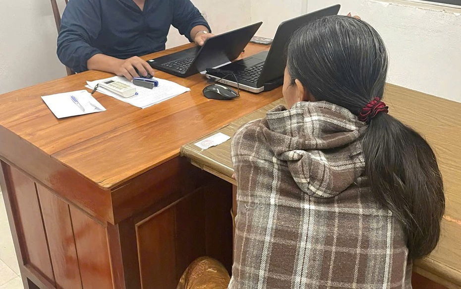 Người phụ nữ trộm 23,5 chỉ vàng của hàng xóm rồi lén đem trả lại