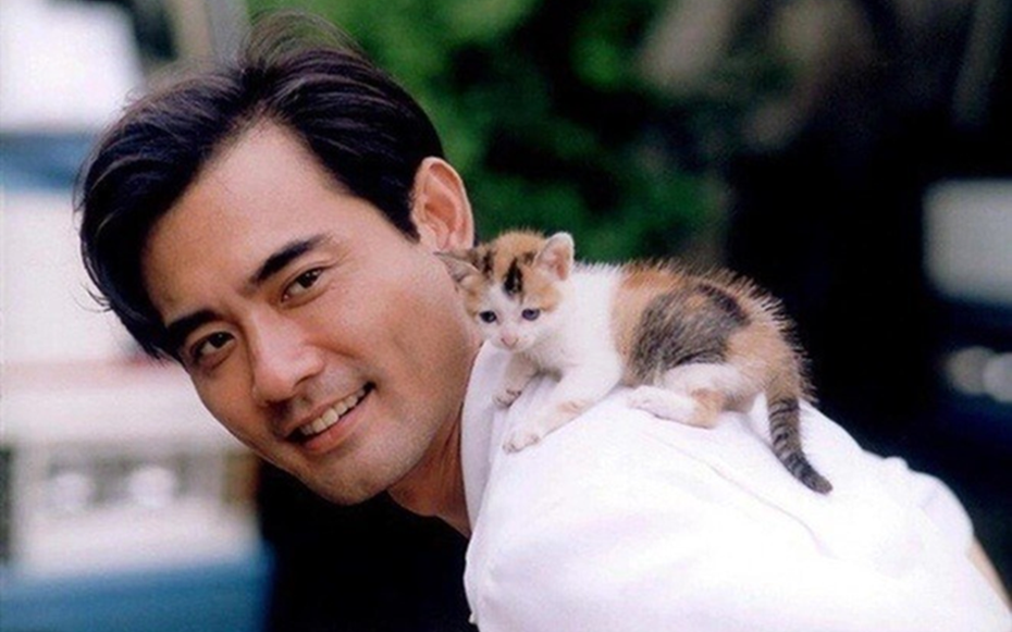 Nam diễn viên có khuôn mặt "đẹp như tượng tạc" bỏ phố về quê chăn vịt sau nhiều sóng gió