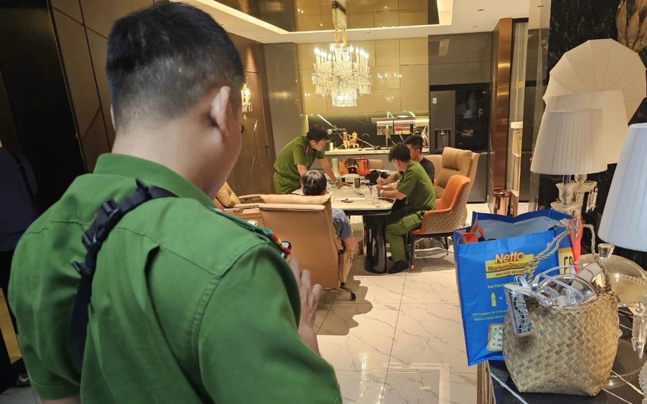 Triệu tập mẹ ruột, khám xét căn hộ cao cấp của Ngân 98