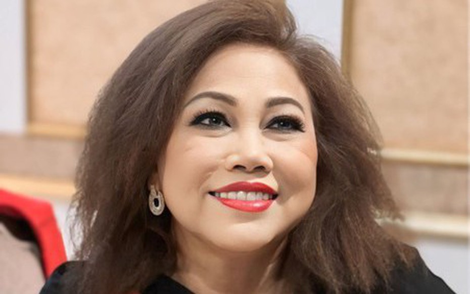 "Họa mi núi rừng" khoe "lên chức" ở tuổi 58