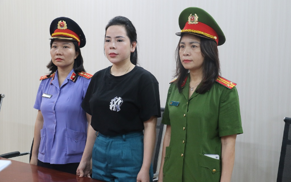 Bắt tạm giam "bà trùm" lừa đảo bán thuốc chữa bệnh giả cho gần 1.000 dân nghèo miền núi