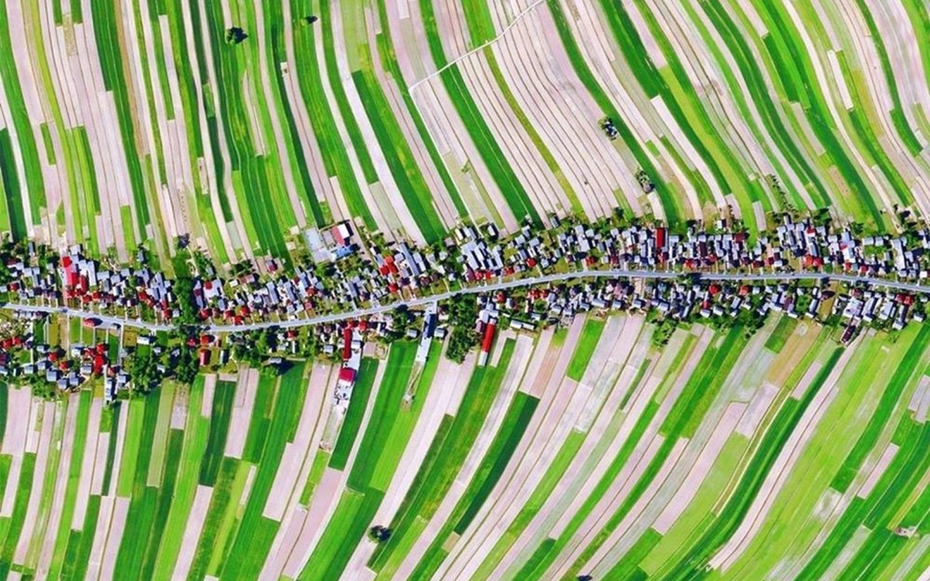 Ngôi làng độc đáo với 6.000 người dân sống trên cùng một con đường