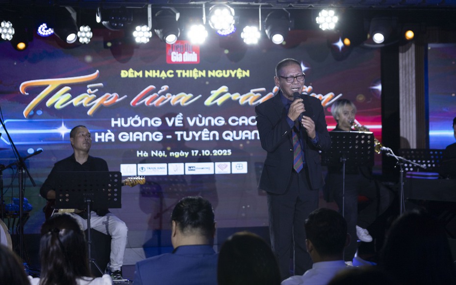 “Thắp lửa trái tim” – đêm nhạc lan tỏa yêu thương, quyên góp gần 700 triệu đồng ủng hộ đồng bào vùng cao
