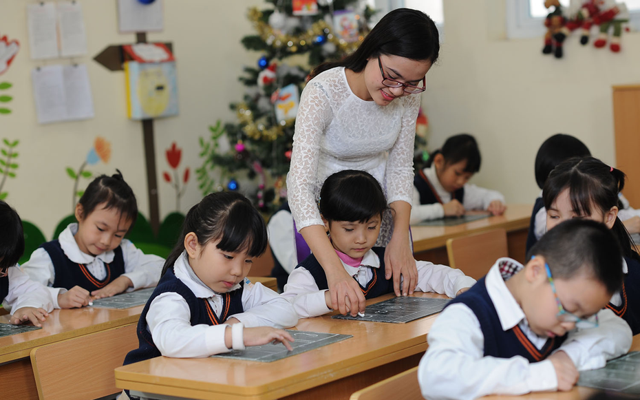 Bản tin 3/10: Hơn 7.200 hồ sơ đăng ký dự tuyển giáo viên ở Hà Nội