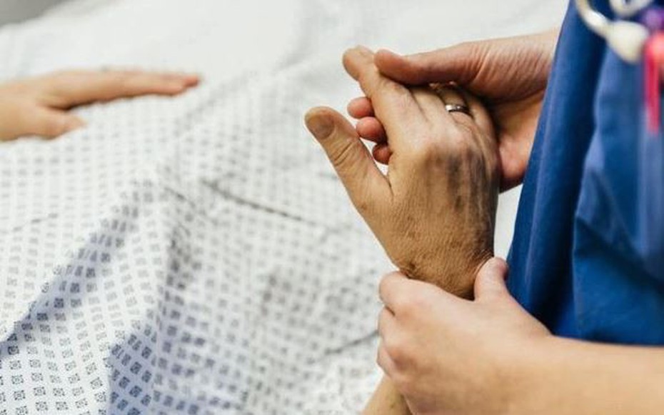 Điều "lạ" xảy ra tại đám tang cụ ông 74 tuổi
